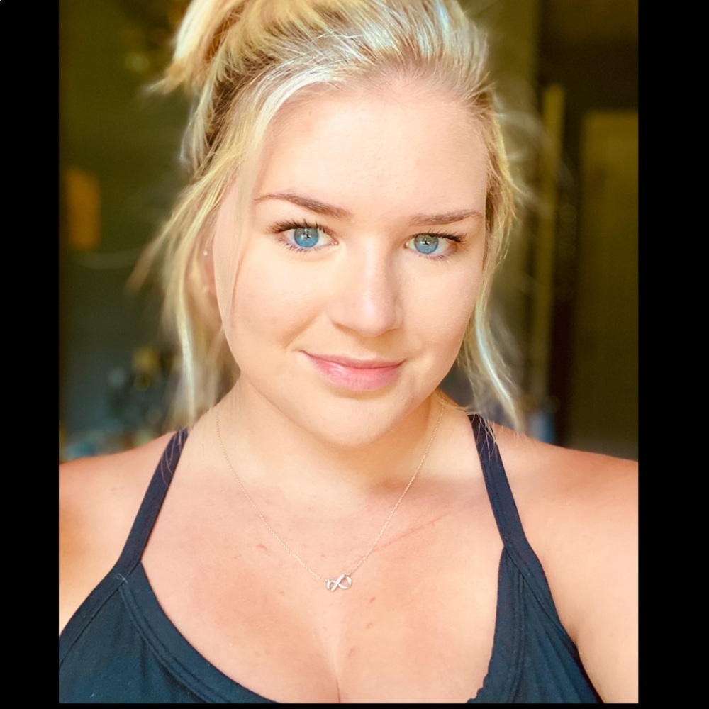 Meet your Posher, Brooke